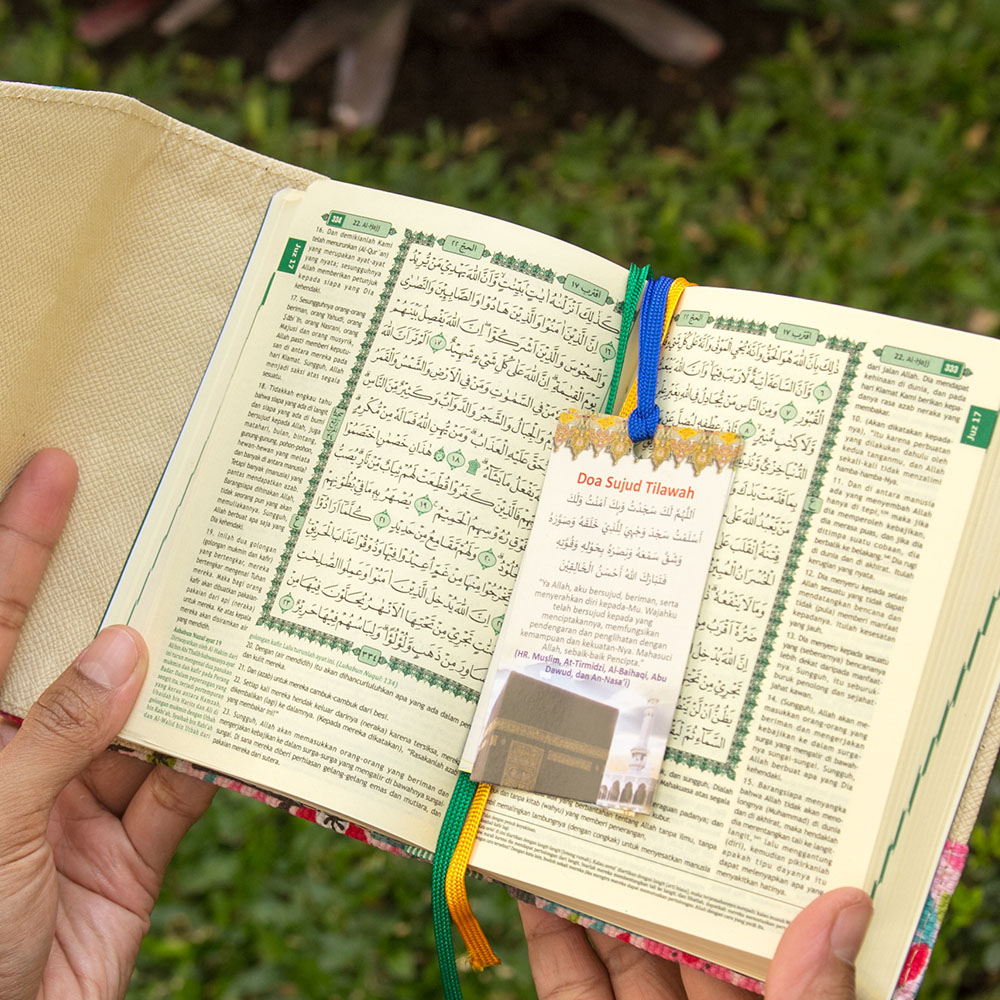 Al Qur'an Terjemah Keluarga